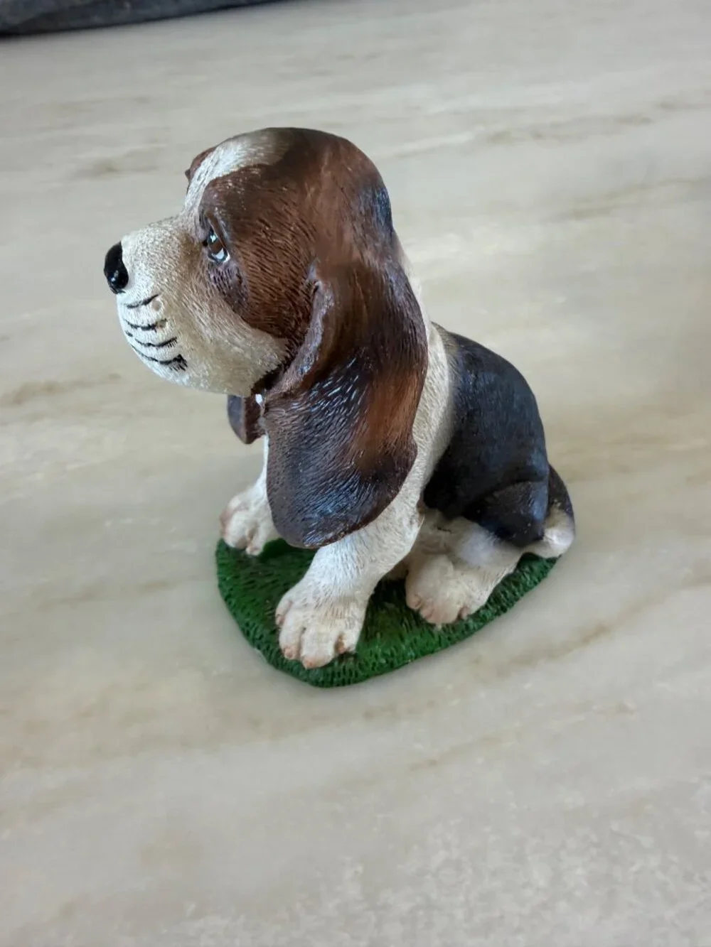Tender Times Basset Hound Figurine Hand-Painted Resin Collectible Dog Statue 4.5